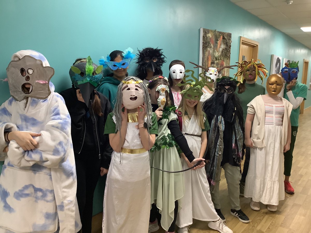 SHSClassics's tweet image. Some brilliant masks and costumes for Ancient World Day today! Well done for making the effort today, Year 7. ⁦@SurbitonHigh⁩
