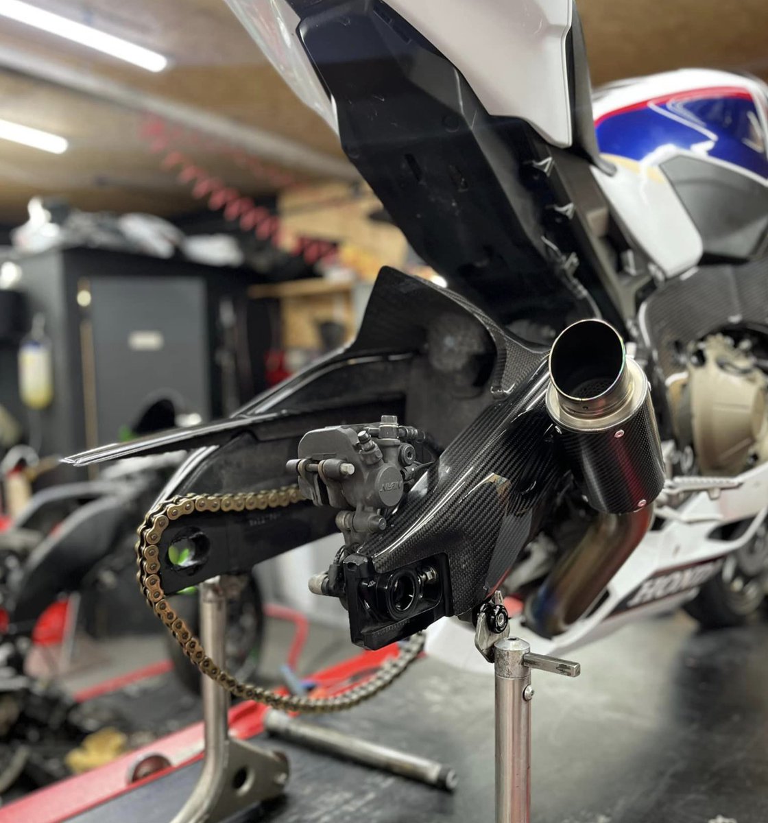 DMC_Motorcycles's tweet photo. Full Service + some carbon bling and new sticky boots for Young Nip Mcquicks Blade.
#doncastermotorcycles #hondafireblade #cbr #doncasterisgreat #rotherhamiswonderful #sheffieldissuper #motorcycle #motorcycles #moto #motorcyclemechanic #motorcycleworkshop https://t.co/Hfkqgj4teN