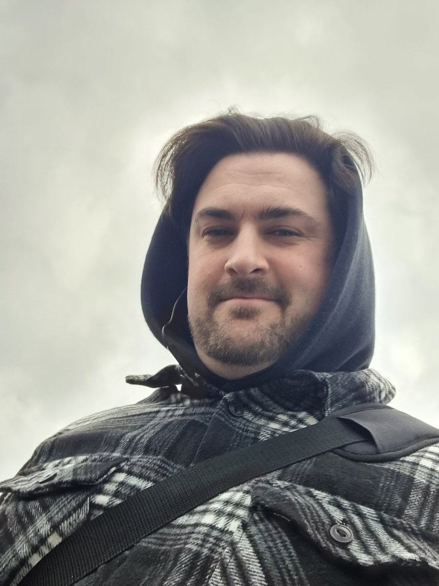 PoshRambo's tweet photo. Busy work day then we floaty gracefully with space magic back to neonuma and the grind in Destiny 2 continues for Fireteam Sh*thouse!
Catch me live at 8pm with @Eddy86TTV and @AlphaRidgeGame as we laugh, joke, troll our way through the LL grind
#GRNDSZN
#HCMH
#CommandoRoll https://t.co/DVZuxaJ8bF