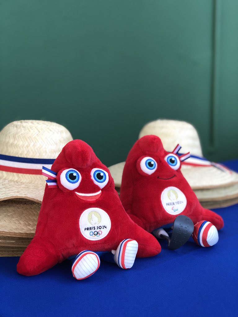 coparaguay's tweet photo. Miren con quien nos encontramos! 😍

Las Phryges 🇫🇷🔜 https://t.co/2mbHI1TpLi