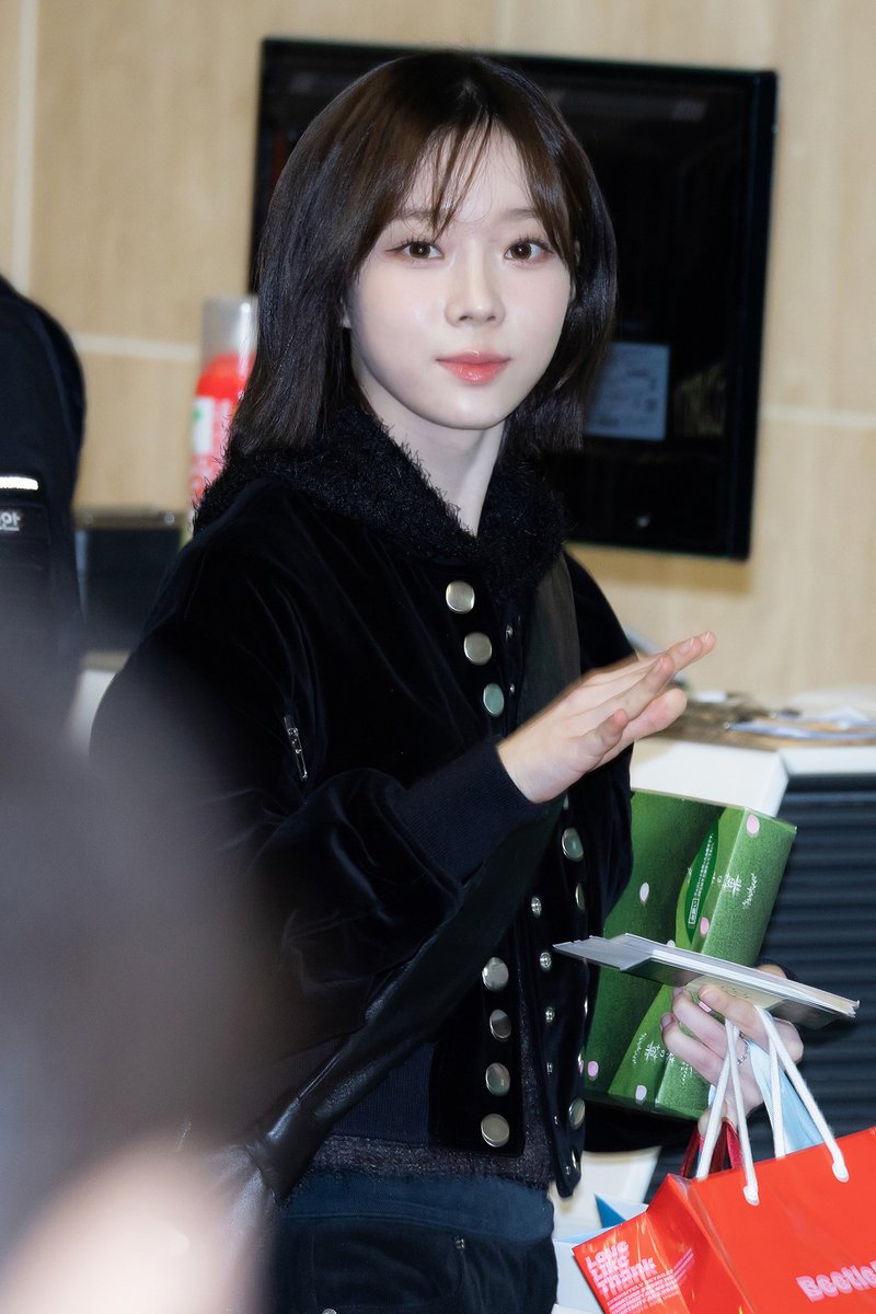 is_not_summer's tweet photo. 230314 #aespa #WINTER #에스파 #윈터 https://t.co/l6ak1WrBF9