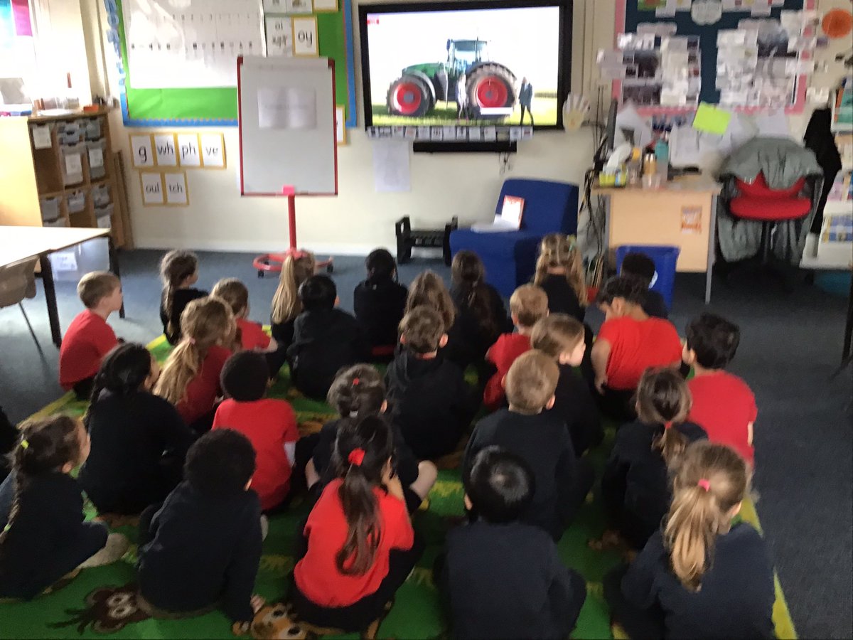 Class 1M loving their live lesson from @NFUEducation for Science Week 🚜 #scienceweek #livelessons