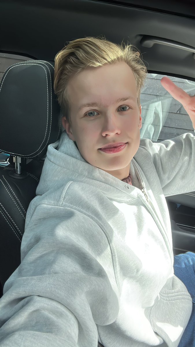 VincentTimmerDC's tweet photo. Morgen 12 uur een nieuw interview!! Deze keer was ik in Heerenveen ✌️ https://t.co/VEa8RxbvHH