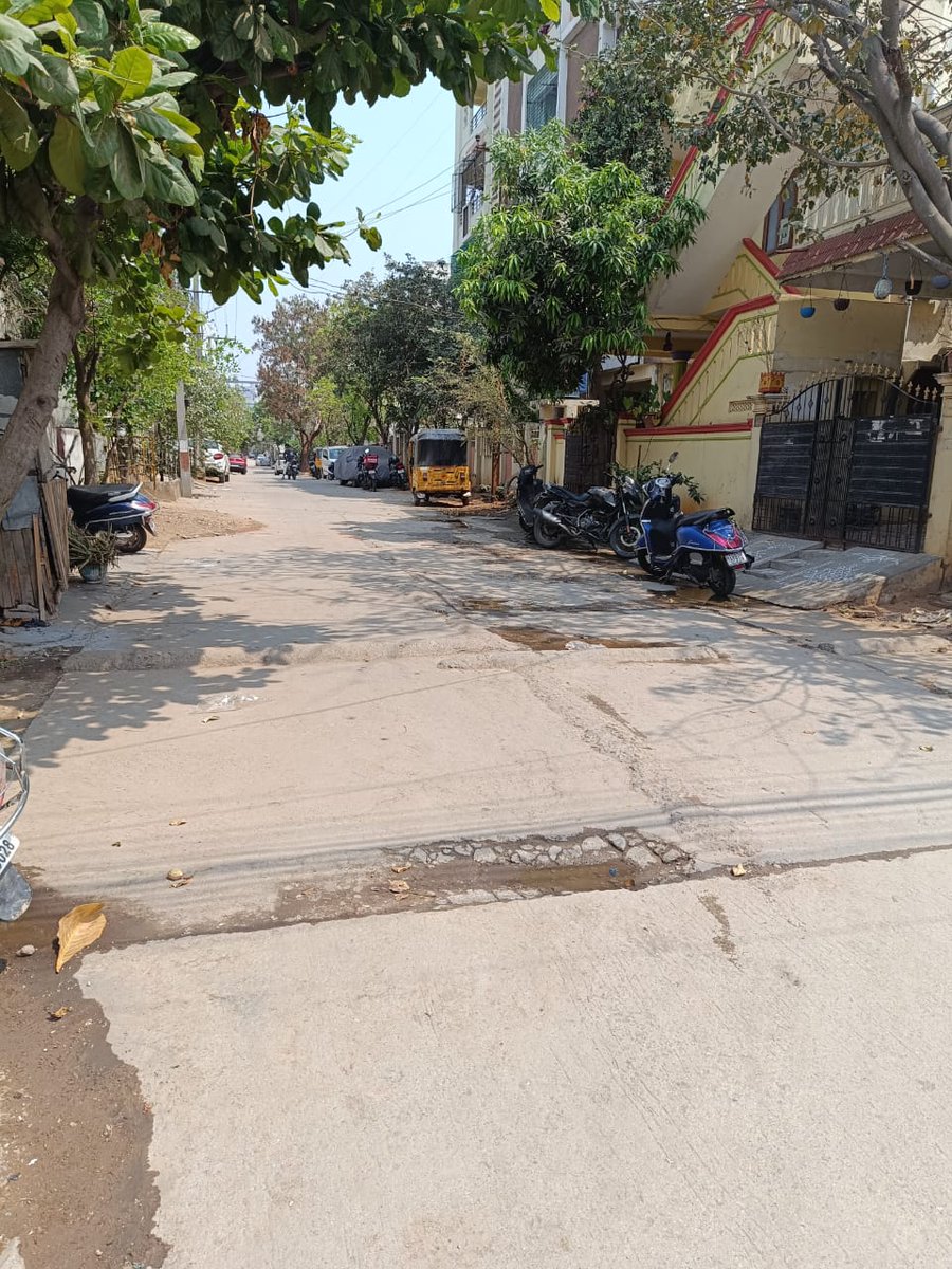 DyeeSwm's tweet photo. @KsbGovind @GHMCOnline @new The open plot is in land dispute, open plot is clearing every day. We will attach Local SAT to the residents. https://t.co/2ZRxHe7O0I