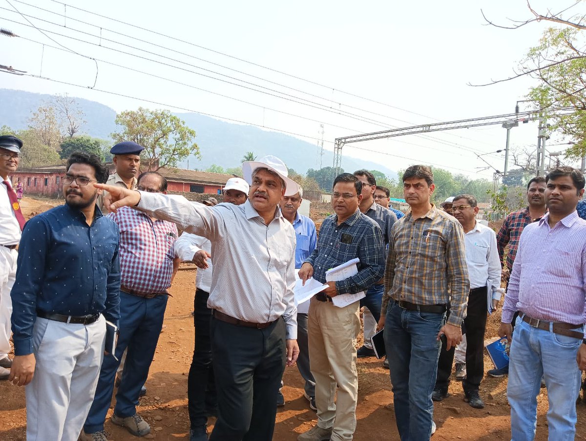 DRM Chakradharpur tweet media