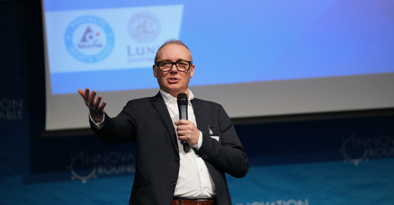 tetrapak's tweet photo. “To make sustainable packaging safe and at scale, it takes very strong collaboration.”
Laurence Mott, our Executive Vice President Development & Technology, took to the floor at the #InnovationRoundtable last week. Here’s a glimpse into what he shared... 👇