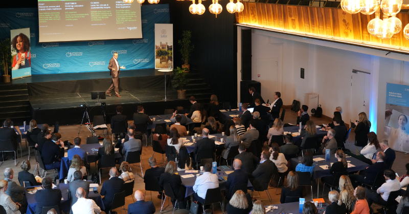 tetrapak's tweet photo. “To make sustainable packaging safe and at scale, it takes very strong collaboration.”
Laurence Mott, our Executive Vice President Development & Technology, took to the floor at the #InnovationRoundtable last week. Here’s a glimpse into what he shared... 👇
