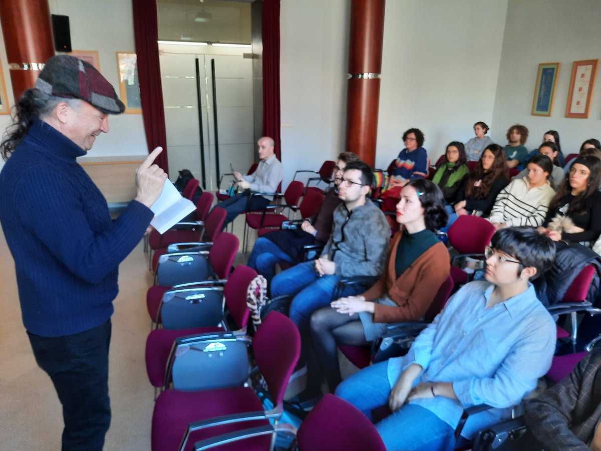 Comença Poesia Lleida a les aules amb Andreu Loncà <a href="/UdL_info/">Universitat de Lleida (UdL)</a> parlant de L'obra poètica de Josep Vallverdú. Acull l'acte l'Equip ICE de Llengua i Literatura Catalanes <a href="/IceUdl/">ICE UdL</a> poesialleida.paeria.cat/index.php/dima… #poesialleida2023