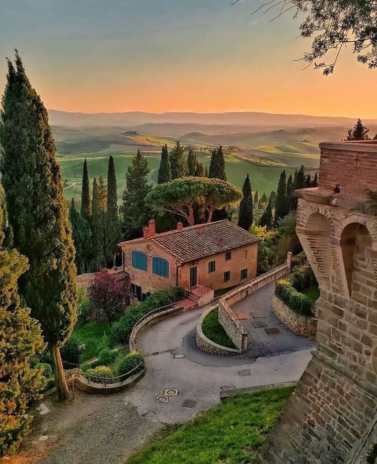 addictviews's tweet photo. Tuscany, Italy https://t.co/wVQLPk8jj8