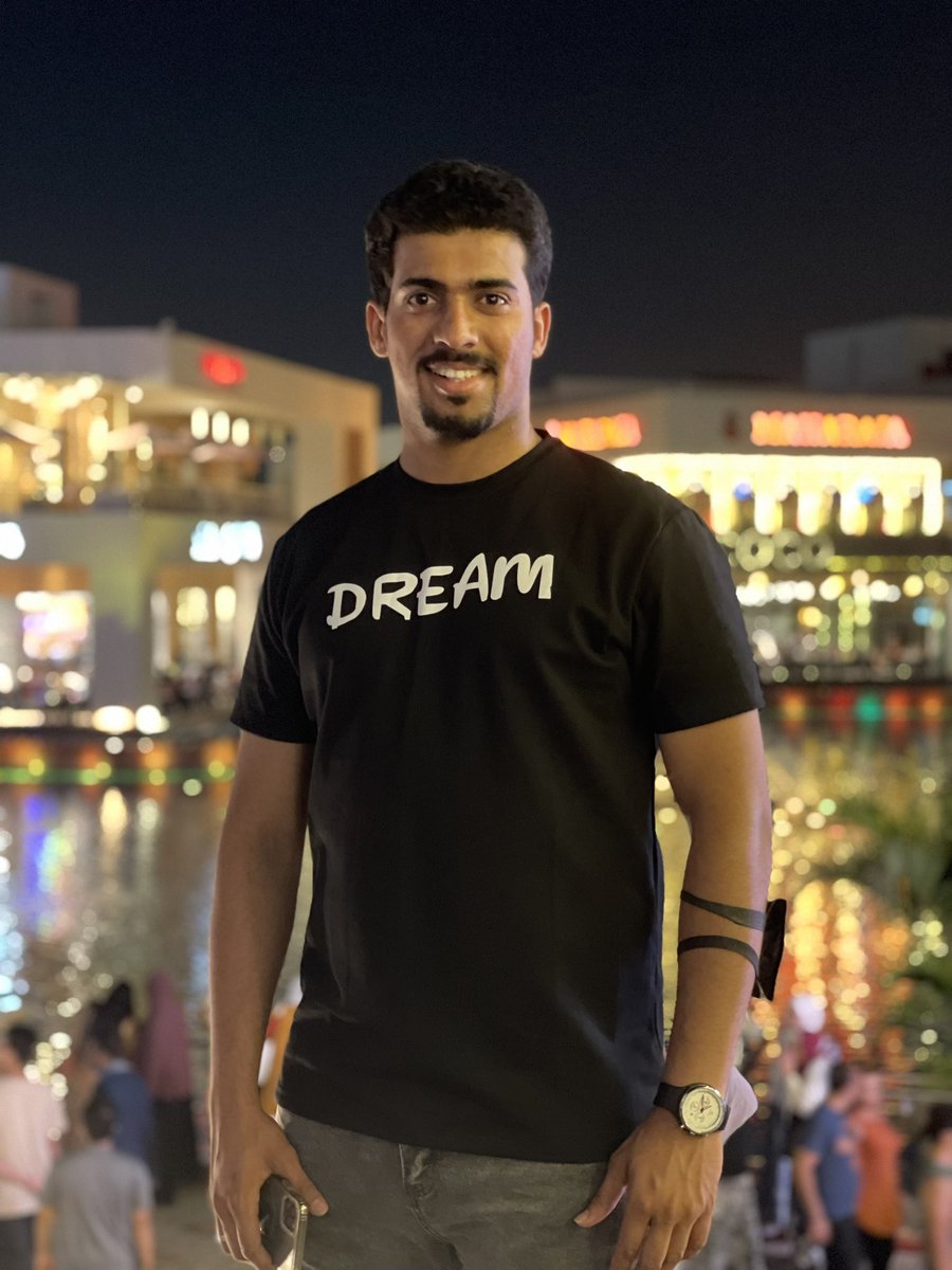 MIIRA_H99's tweet photo. اليوم تخرج اخوي وسـندي @Ali_hesham95 مُبارك تخرجك ياحبيب أختك الله يوفقك ونشوفك في أعلى المراتب 🥺❤️❤️❤️
 #حفل_التخرج_kau https://t.co/wNzvivYwhq