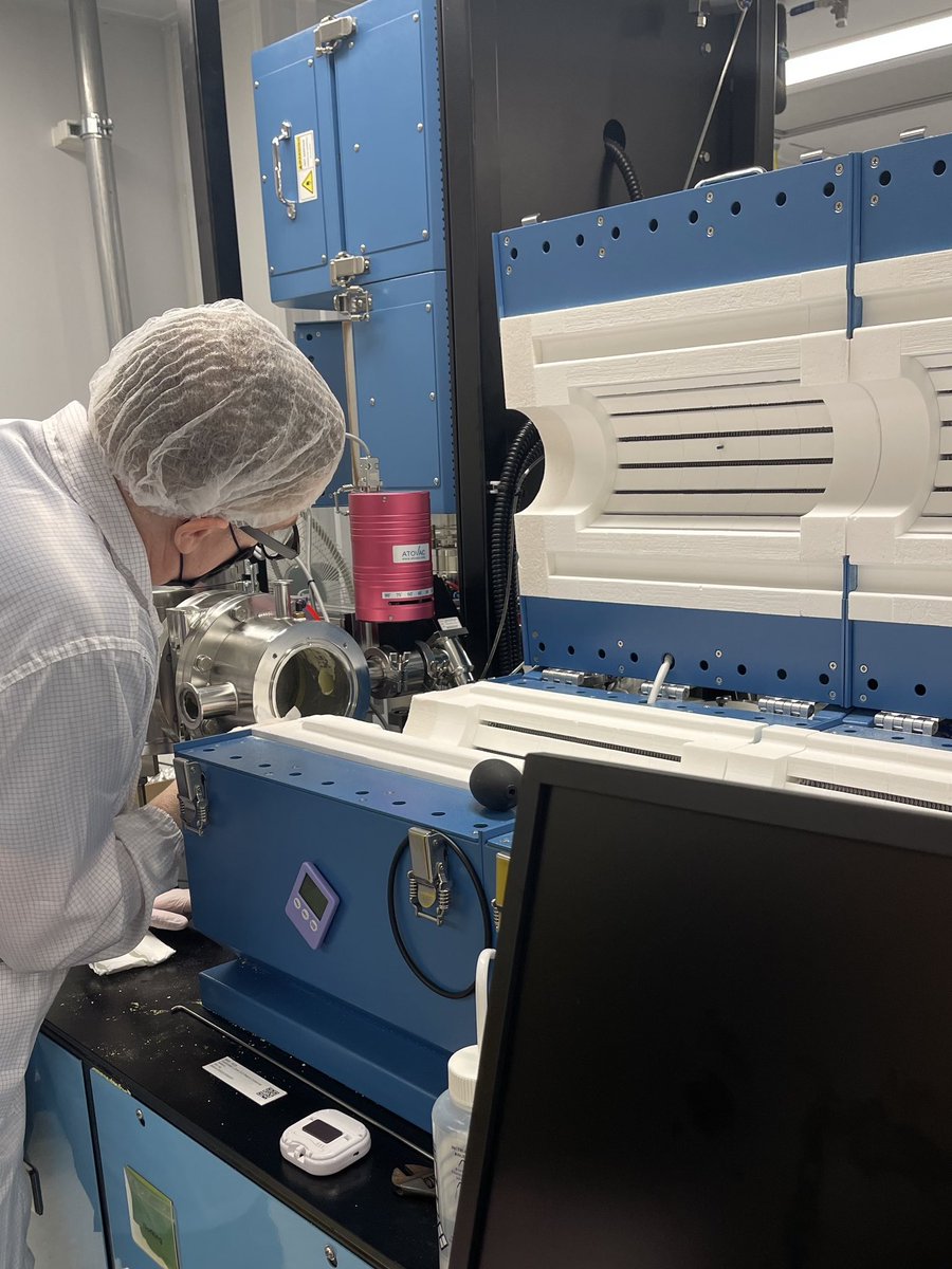 Service visit today at IMRE in Singapore.🇸🇬🇸🇬This cluster planarGROW system for #TMDs has seen heavy use for the past 6 years, with quite a lot of internal sulphur buildup from growth of #MoS2.🔬🔬 #nanotechnology #2dmaterials #2dresearch #graphene