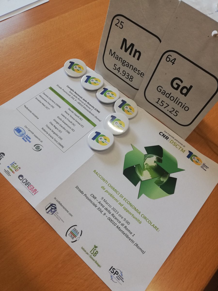 IC_CNR's tweet photo. #Microalghe per il #restauro dei #beniculturali, ed esperienze in #antartide sono i temi che i nostri Amina Antoacci e Massimiliano Catricalà hanno affrontato nell’evento organizzato con la rete #DSCTM. Spoiler: i badge sono #compostabili. Se piantati, sbocceranno #fiori https://t.co/XCDhbemDE0