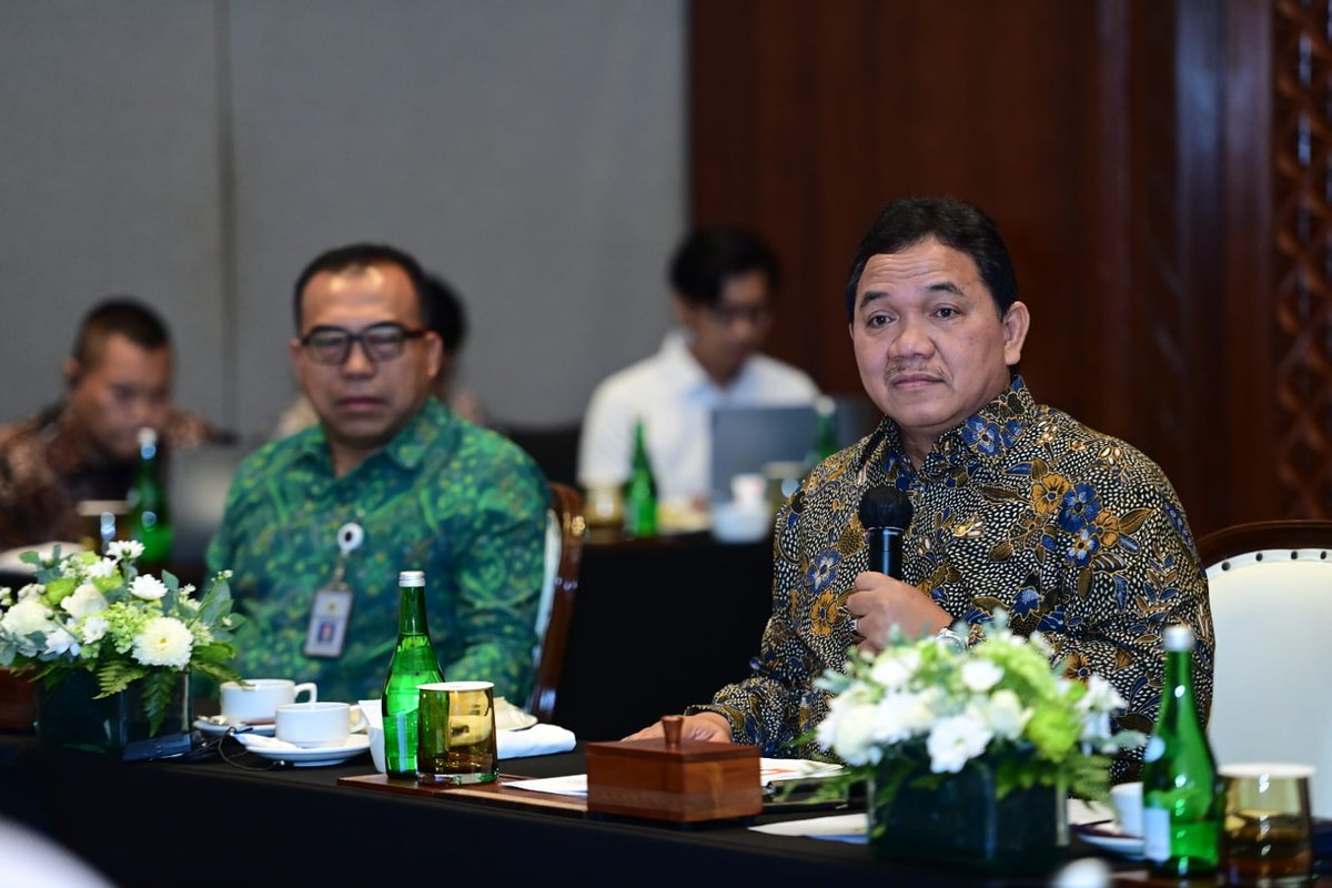 bpkri's tweet photo. #BPKawan
Anggota III BPK @AchsanulQosasi serahkan LHP DTT pada Dirut BPJS Ketenagakerjaan atas pengelolaan JKP serta pengelolaan investasi dan kepesertaan BPJS Ketenagakerjaan TA 2021 s.d. semester I 2022, pada Senin (13/3)
#LHP #PDTT
Selengkapnya:
https://t.co/g8CkGRTDLA https://t.co/QJ54zaUoYw