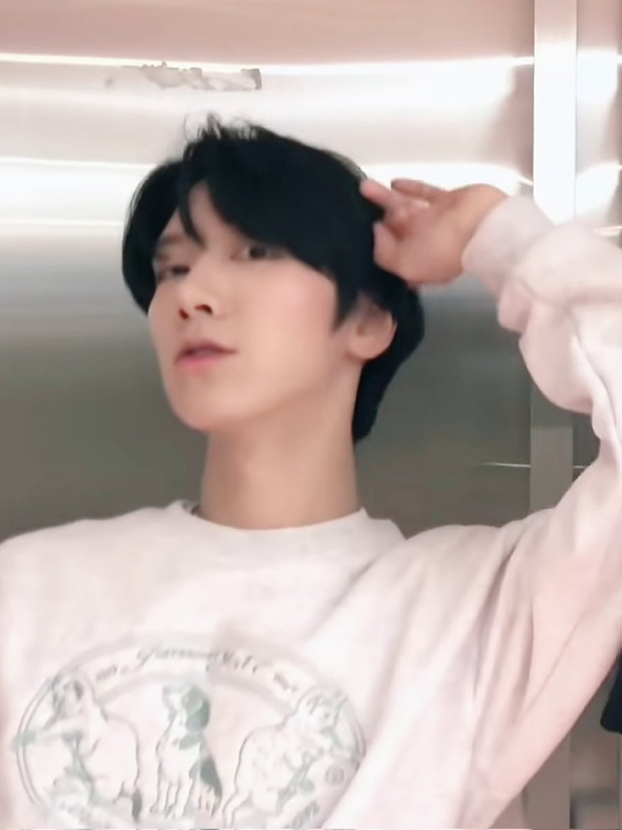 _onetoten's tweet photo. มันเขี้ยวความหน้าดื้อของเธอล์มาก อยากบีบแจ้มมมมม (ﾉ´ з `)ノ https://t.co/lmsxMJAREw