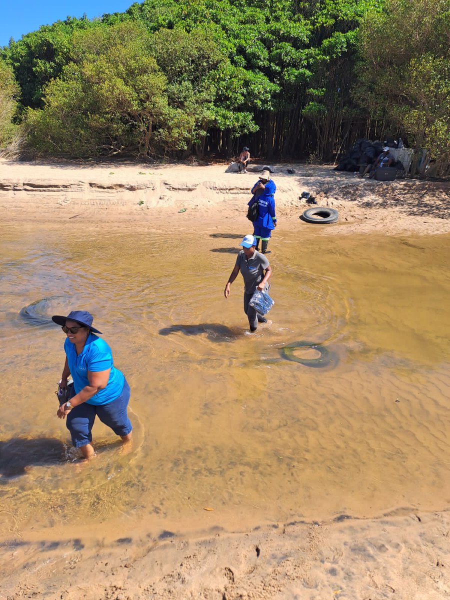 UMngeniUThukela's tweet photo. Umgeni Water in conjunction with @MsinsiResorts, @eThekwiniM and @AdoptariverS commemorated the Day of Action for Rivers at the the Umgeni Estuary.

#protectwatersource
#InternationalDayofActionforRivers
#AccelarateChange
#watermonth2023 https://t.co/6X4UOptK1E