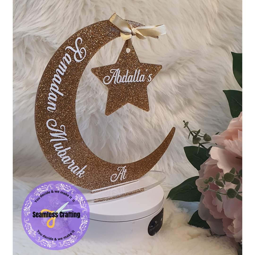 seamless_craft's tweet photo. Personalised Ramadan, Eid Mubarak acrylic Moon Decoration and personalised with the family Name.

Store link 
https://t.co/wH5uhLYsrv

 #ramadangifts  #CraftBizParty  #numondaycom  #ukmakers1 #supportsmallbusiness https://t.co/KL0xeVjnPi