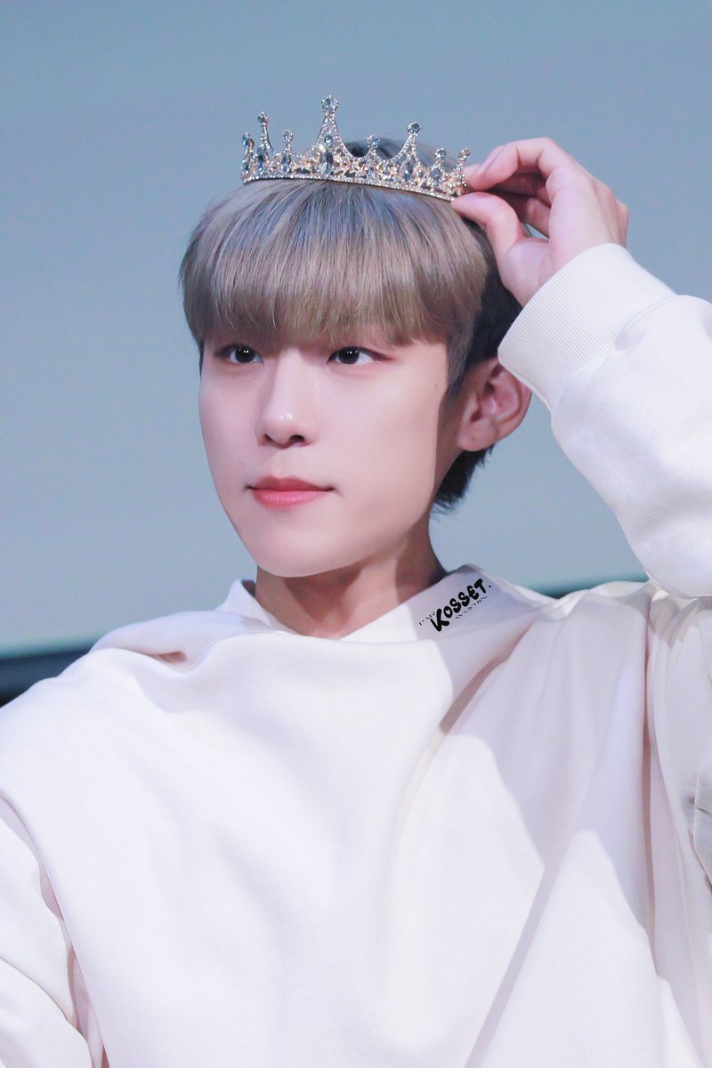 KOSSET_PWJ's tweet photo. 230312 사운드웨이브팬싸

🐰 HAPPY WHITE DAY 👑

#박우진 #PARKWOOJIN #AB6IX #oWn https://t.co/pzTzp81fRr