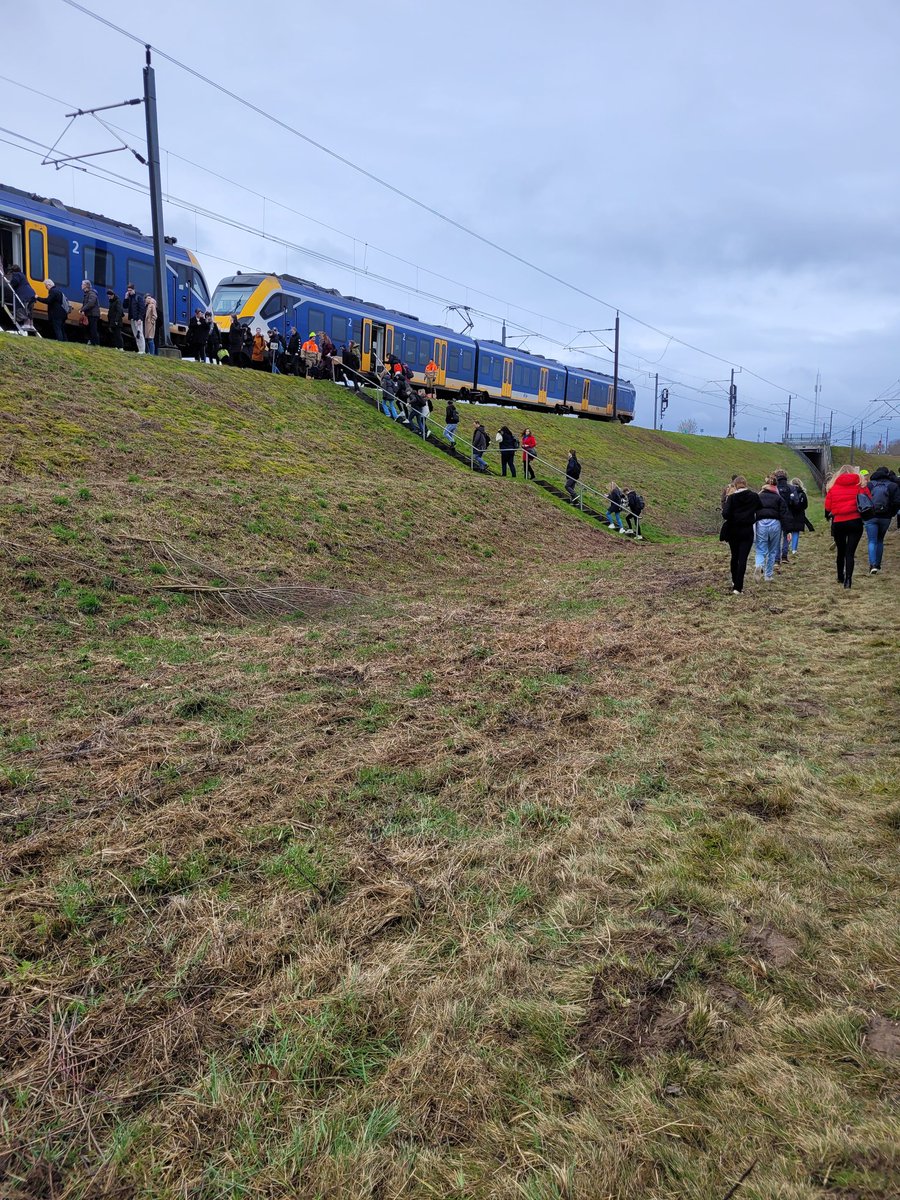 MsPuffling's tweet photo. A fun new experience today: being evacuated from a train just outside Zwolle 😬 @NS_online @NOS https://t.co/e6ibnfuzwq