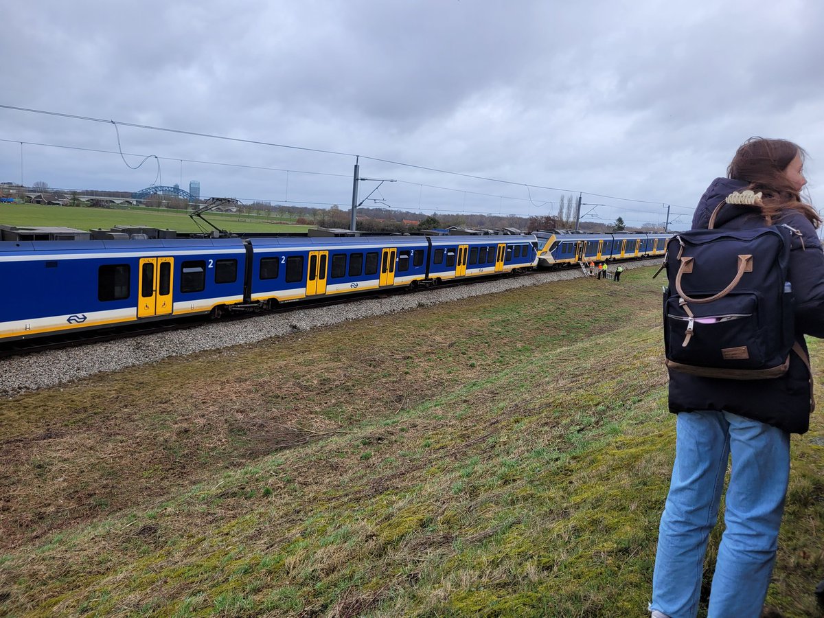 MsPuffling's tweet photo. A fun new experience today: being evacuated from a train just outside Zwolle 😬 @NS_online @NOS https://t.co/e6ibnfuzwq