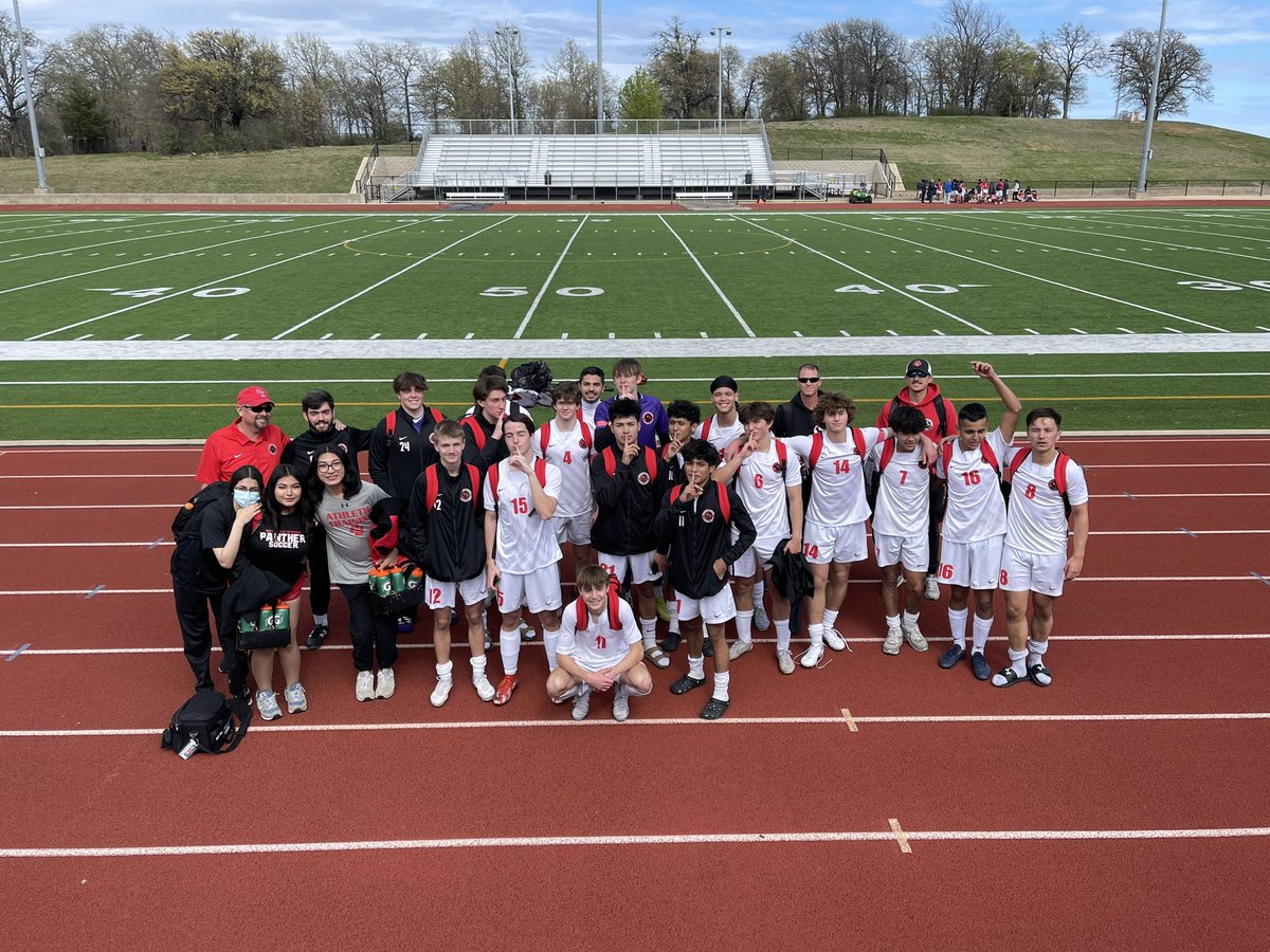 CHBSoccer's tweet image. Picked up a tie with a shootout win against a Denton Ryan to pick up the 3rd place playoff spot.  Looking forwarded to playing a great opponent in Burleson Centenial.  It’s going to be a great next season (playoffs)! @chhspanthers @CHPantherPride @GCISD_Athletics