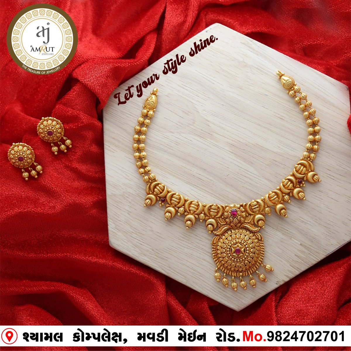 AmrutJewelers's tweet photo. Glistening with the timeless glow of this beautiful gold necklace with stunning earringsโค
#AMRUTJEWELLERS #AMRUT #gold #goldnnecklace #gold #goldset #set #necklace #jewellery #jewelry #jewellerydesign #jewels #style #jewelrydesigner #bridaljewellery #rajkot #gujarat https://t.co/XBAoZmmUqR
