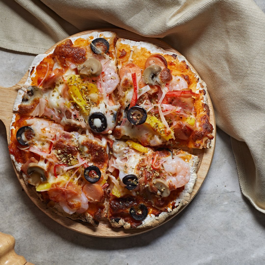 OrlandoBaking's tweet photo. 🍕 It's National Pi Day, and we are celebrating with some delicious pizza!

Our Naan Flat Bread is the perfect base for a homemade pizza.

🥫 You can add some sauce and your favorite toppings before putting it in the oven for a simple and yummy personal pizza. https://t.co/RYFW9NAXS2