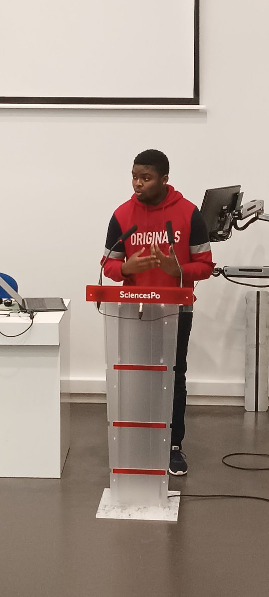 CDISembat's tweet photo. Sortie de l'atelier Sciences Po du lycée Marcel Sembat sur le campus du Havre ! Les élèves ont simulé une séance de débat à l'Assemblée Nationale autour de la légalisation du cannabis ! @LyceesSembat https://t.co/Me8qGKG7yR