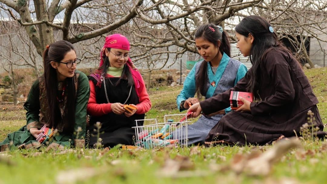 TheHimalayanCh1's tweet photo. What makes #THC truly special is its commitment to #empowering lives and promoting #sustainable #livelihoods By supporting the local community, we are trying to create a positive impact that goes beyond just making chocolate. Join us in our initiative at https://t.co/Ujvps2Bxvp https://t.co/C7YtIjVwrT