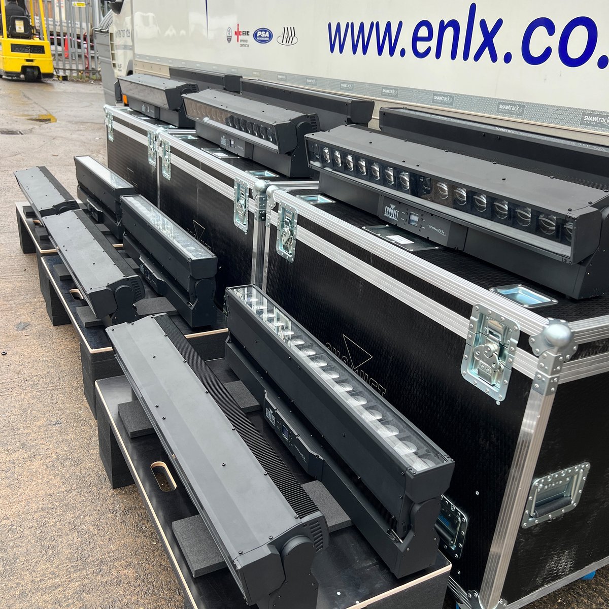 EnlightenedLx's tweet photo. Raising the Bar!
New hire stock of @ChauvetPro COLORado PXL Bar 16 IP65 - Motorised, pixel-mappable and weatherproof, ready and waiting to hire.
https://t.co/fqS4zm0A1v
#enlx #eventprofs #eventproduction #theatretech #prolx #chauvetpro #liveevents #livemusic #festivals https://t.co/7wYyB8Jl5v