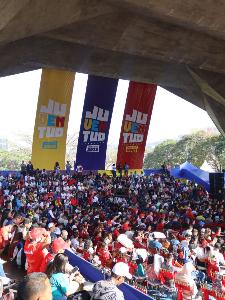 Vicepdta de Asuntos Regionales y Municipales del <a href="/PartidoPSUV/">PSUV</a>,
<a href="/gestionperfecta/">Carmen Meléndez</a> en el Congreso Nacional de la Juventud:
“Que sean los jóvenes que den los aportes y las mejores ideas para seguir en el transitar de una Venezuela mejor”
 
<a href="/dcabellor/">Diosdado Cabello R</a> 

#14Mar
#ChávezAntiimperialista