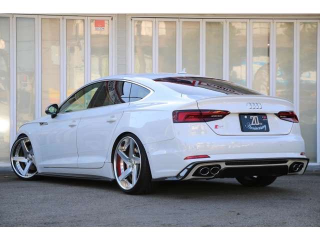 Newing_inc's tweet photo. Audi S5 sportback

Alpilエアロ　フルカーボン
Alpil Sk-Ⅱ FORGED 20インチ
H&amp;Rアジャストスプリング

マトリクスLEDヘッドライト
バーチャルコクピット
ガラスサンルーフ
レザーパッケージ

カーセンサー
 https://t.co/Ih4Nq3071G

Goo-net在庫一覧
https://t.co/P4EdyN4TrW https://t.co/aHMkG9TUjT