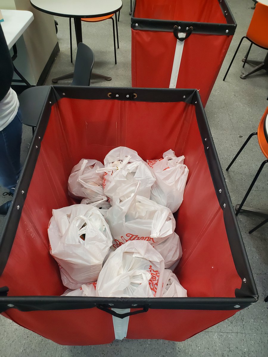 nycneon's tweet photo. Proud to partner with @nycveterans in providing a veterans (and their families)-only day 
@NYCNeON South Bronx Nutrition Kitchen: Mondays 10am-1pm through 6/12. A Veterans Benefit Coordinator is also on-site. Thanking all NYC Veterans for their service! https://t.co/UCidtI1TRb