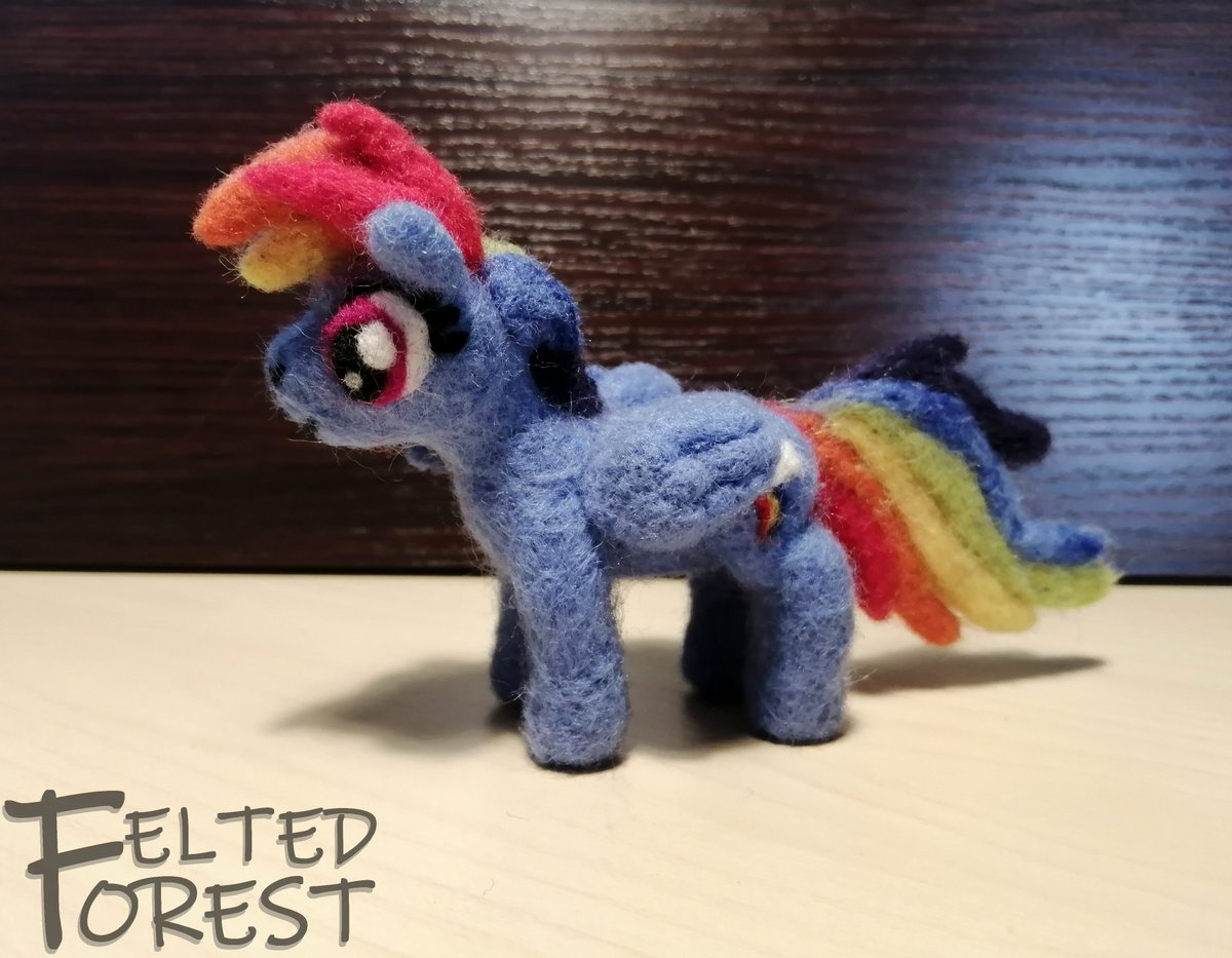 Felted_Forest's tweet photo. Rainbow Dash!🌈⚡
#feltedforest #felting #needlefelting #felted #wool #rainbowdash #mylittlepony #mlp #pony #horse #animal https://t.co/tP8HZ6L7xg