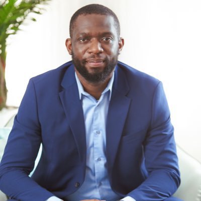 iamdlaw2's tweet image. Between a dog and Ogbeni Dipo PhD who get sense pass? 😂😂😂

🔄Rt for the dog

✅ Like for Ogbeni Dipo