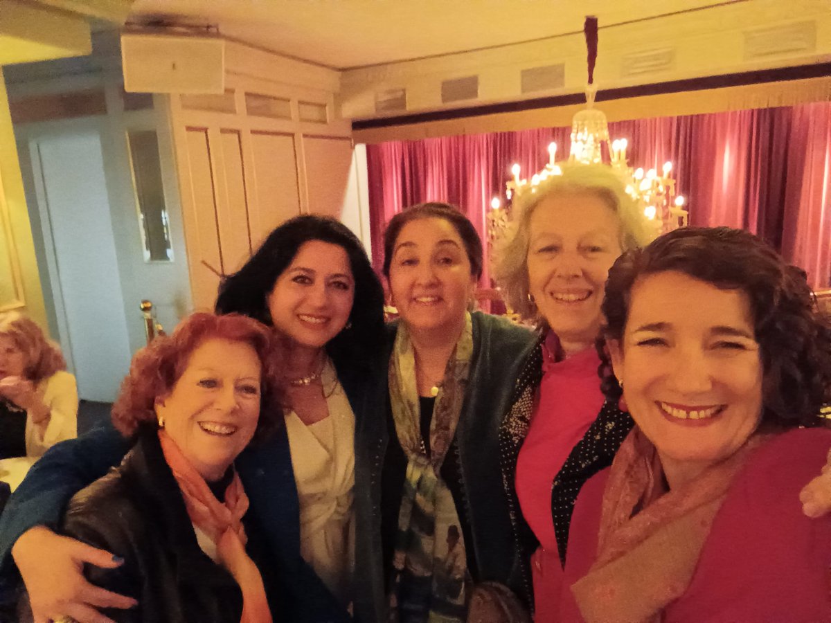 💜Con motivo del día int. de la mujer, la directora d <a href="/MediacionUCM/">Mediación, Negociación y Gestión de Conflictos UCM</a>, <a href="/LGVILLALUENGA/">LETICIA GARCÍA VILLALUENGA</a>, participó en unas jornadas sobre flamenco y mujer a las que asistieron miembros dl equipo y alumnas y antiguas alumnas del #máster 💃