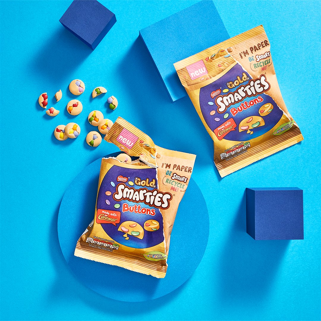 Our #NEW SMARTIES Gold Buttons 🤩 it's the SMARTIES you know and love but with a little bit of golden magic ✨

Have you tried these yet?! 👇 

Only available in @asda #GoldenCollection