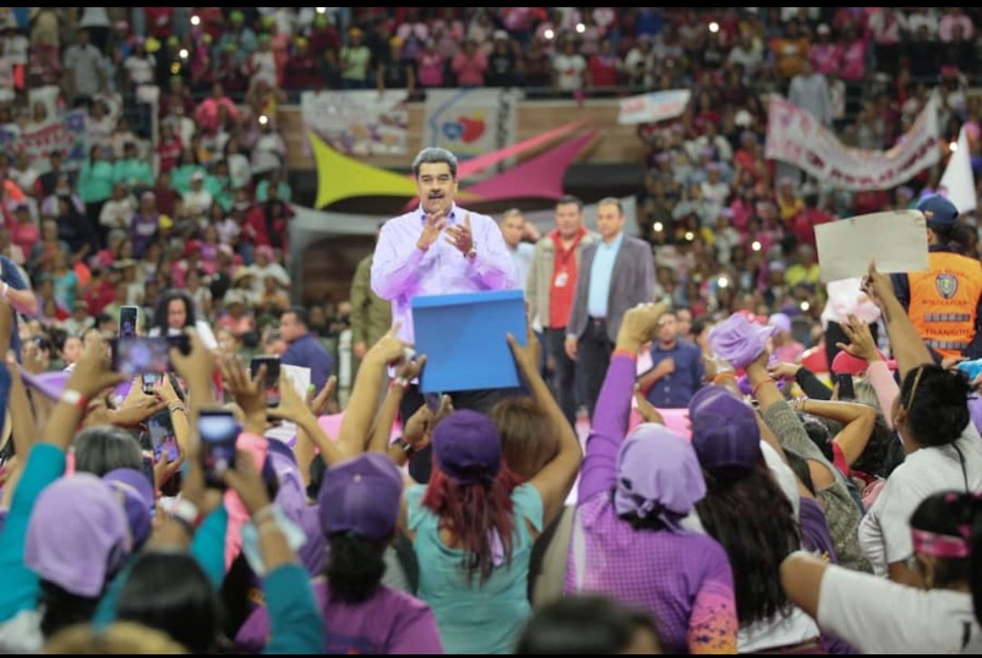 Vpdta Sectorial <a href="/Gabrielasjr/">Gabriela Jiménez</a> señalo 
Nosotras las mujeres estamos comprometidas con patriotismo, conocimientos,somos la fuerza transformadora que acompañe al Presidente <a href="/NicolasMaduro/">Nicolás Maduro</a> para seguir construyendo bienestar y felicidad para el pueblo vnzolano
#ChávezAntiimperialista