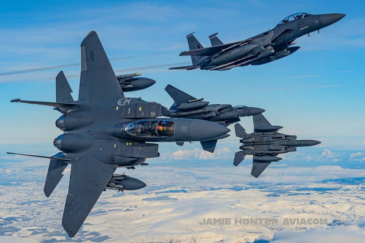 jamie_aviacom's tweet photo. Break, break, now...
"Bolars" Strike Eagles on the go.
@48FighterWing @BoeingDefense https://t.co/cTb9ggGQIb