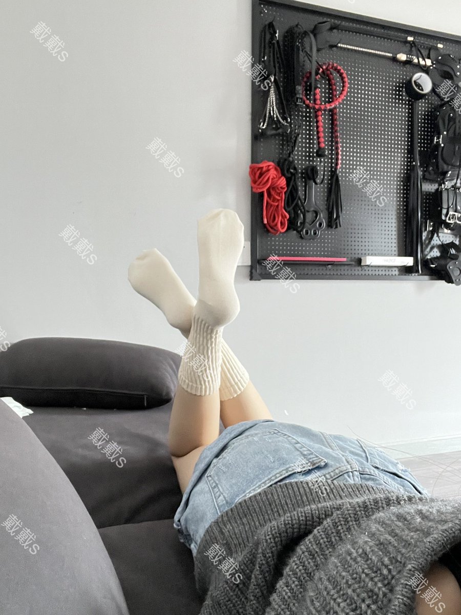 #女s #棉袜 #sm #恋鞋 把鞋送去干洗店了，我这么干净的脚怎么穿出这么脏的鞋子的😭 https://t.co/G7Dfnmjub3