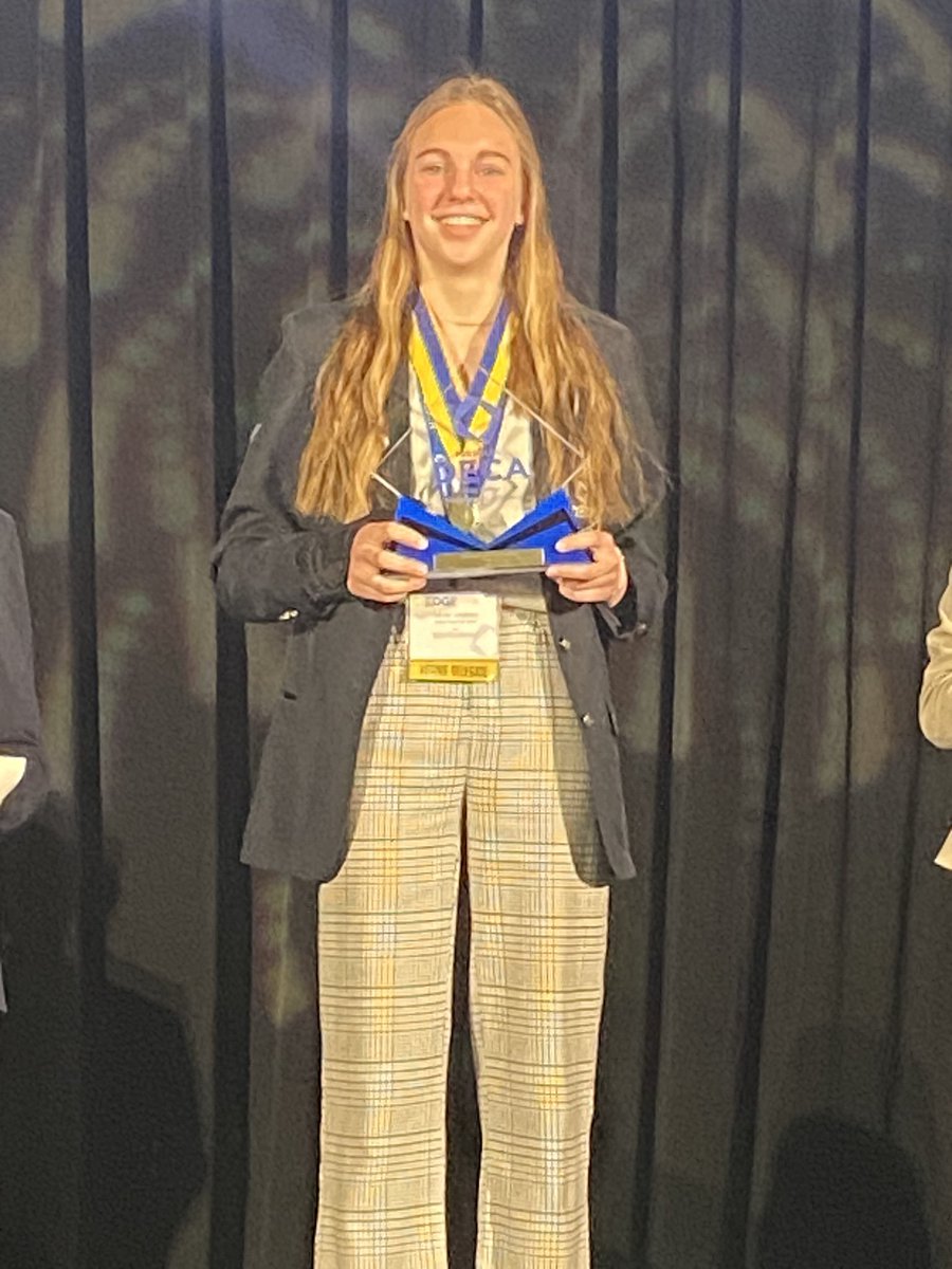 Francis Howell DECA tweet media