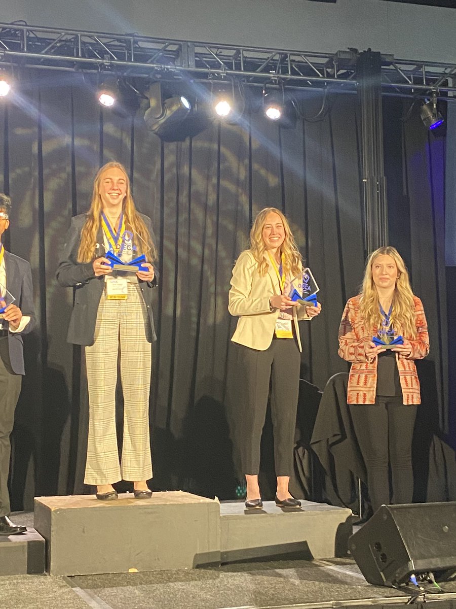 Francis Howell DECA tweet media