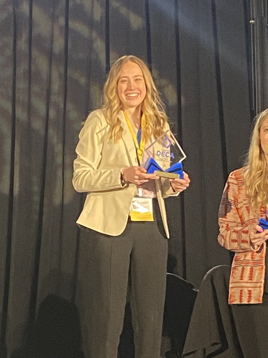 Francis Howell DECA tweet media