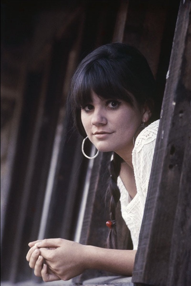 sim_barr's tweet photo. #LindaRonstadt #Portraits by #photographer #EdCaraeff taken in the late #60s + early #70s for her first solo albums
#ronstadt #singer #portrait #musicpics #musicphotography #recordingartist #photography #colorphotography #colourphotography #fotografia #fotografie #albumart https://t.co/fUV6sW13mH