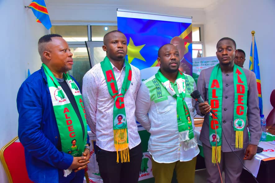 freddybopupa's tweet photo. La jeunesse d'#ALDEC de S.E.M @adelekayinda01 salue le leadership du président de la Rép. @fatshii13 pour le rétablissement de la paix à l'Est du pays. https://t.co/QBllMaergD