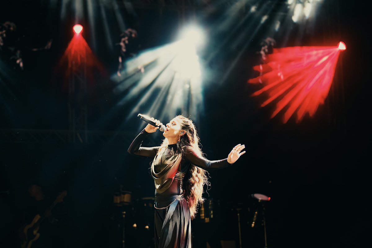 SunidhiChauhan5's tweet photo. Muscat!!! Thank you for your love and energy ❤️ @muscatbeats @OfficialTMTM 

Styled by @saumya_thakur 
#styledbysaums
In 
Top: House of Soh 
Mesh Bodysuit : Custom
Rings and Earrings: Misho Designs https://t.co/yWn4LMNSFa