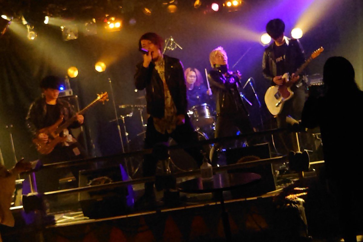 WeaJfromTokyo's tweet photo. 本日、初の池袋手刀ありがとうございました🔥
先輩達と共に全力でライブさせていただきました！三月は残すところあと一本です💣

次回→3/26渋谷La.mama

#WeaJ
#ウィアジャ
#池袋 https://t.co/JT4Uo8FFEA