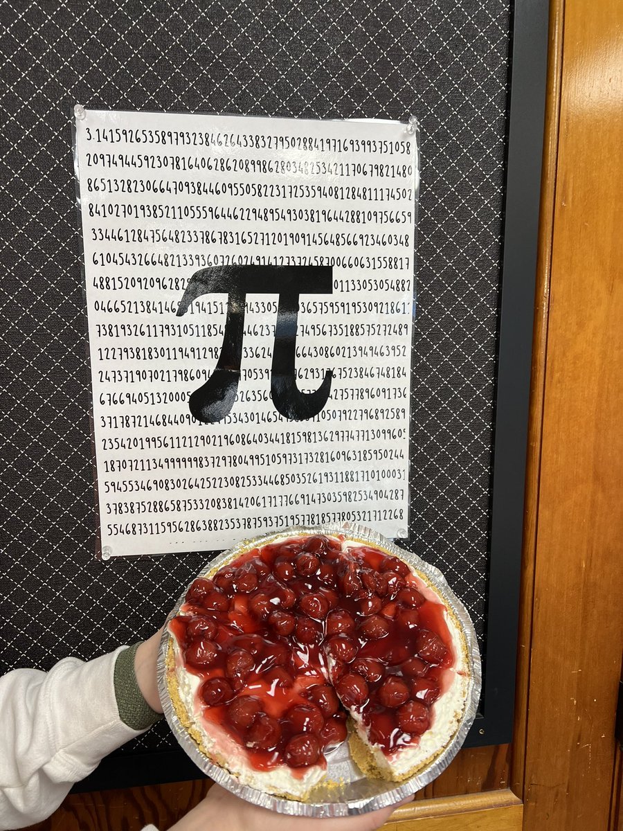 kjbenjamin1's tweet photo. Why shouldn’t you eat too much pi?  

You’ll end up with a big circumference.  😂😂

Happy Pi Day!  3️⃣.1️⃣4️⃣

#PiDay #math8 https://t.co/z9PjAOa8QG