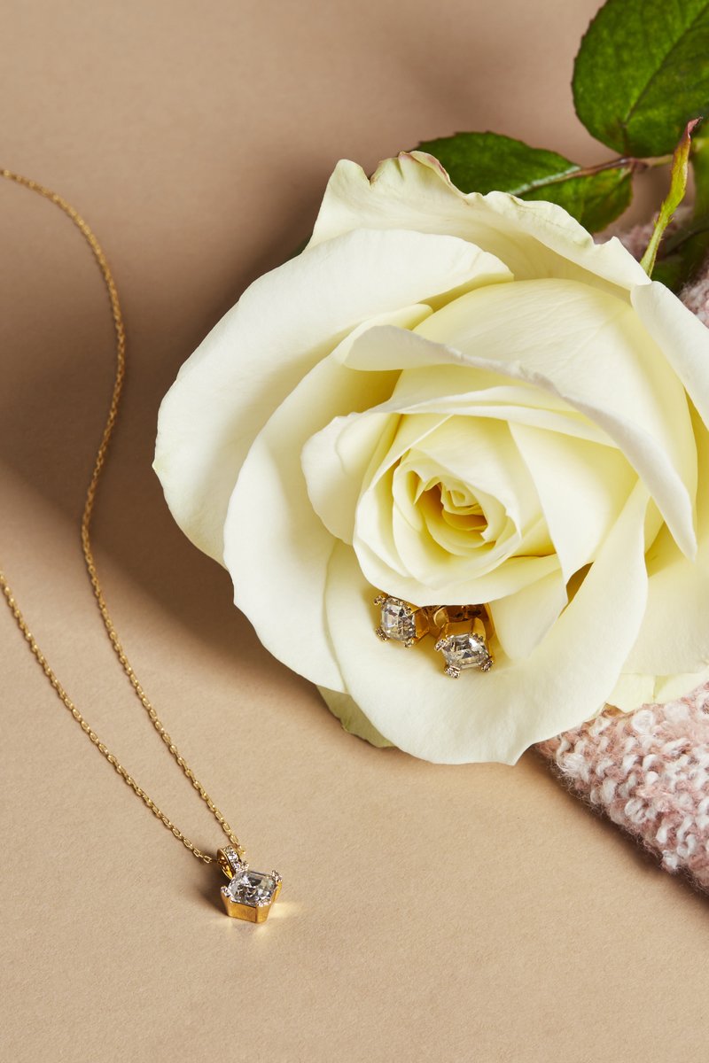 Show your appreciation this Mother's Day with our beautifully timeless selection of jewellery pieces from Thomas Sabo, Kate Spade and Coach 💐 bit.ly/3l5XThX