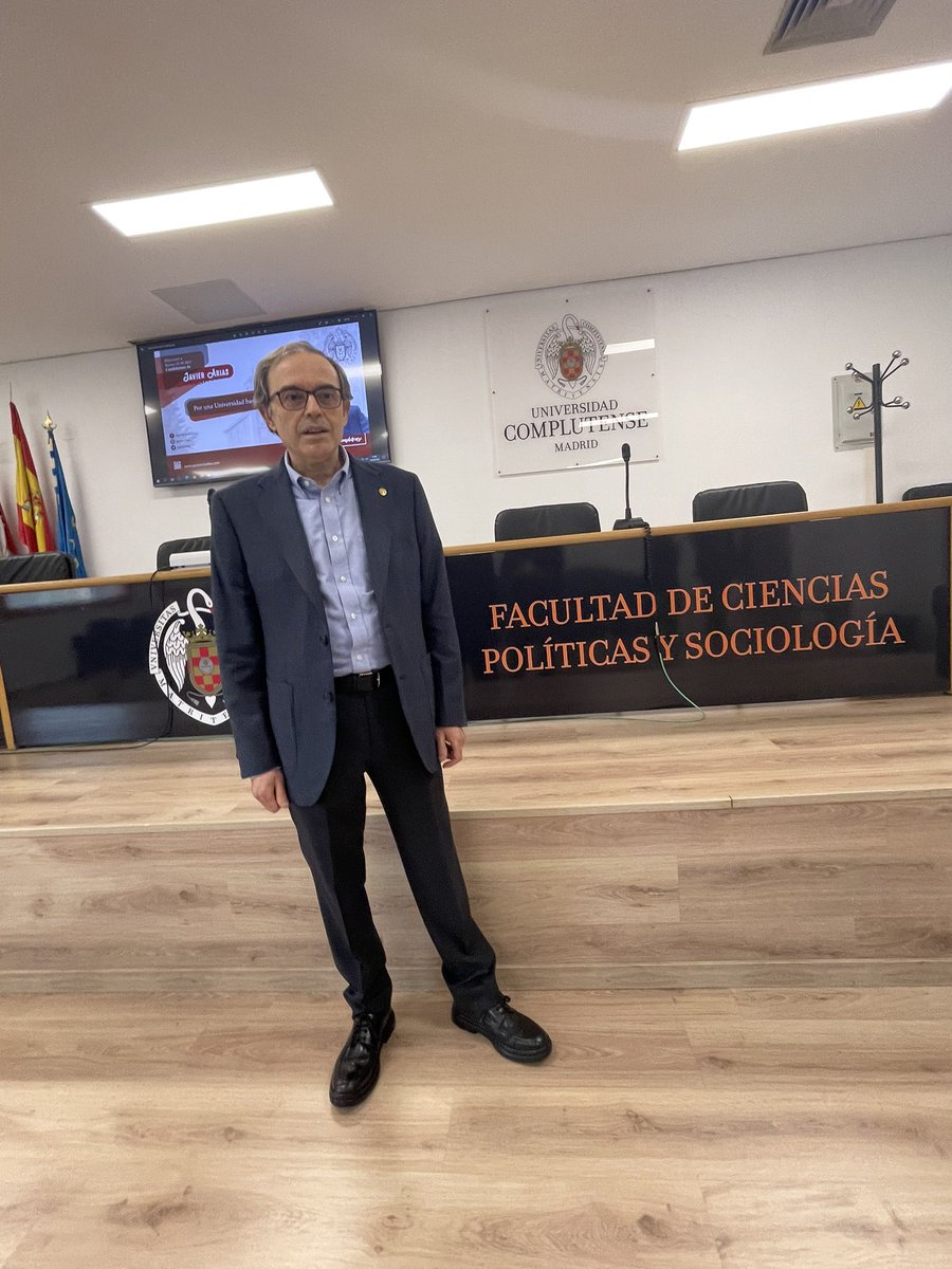 ValorCompluten1's tweet photo. Hoy #JavierAriasRector en la Facultad de Ciencias Políticas y Sociología @javardiaz #valorcomplutense https://t.co/zGC6HjWToL
