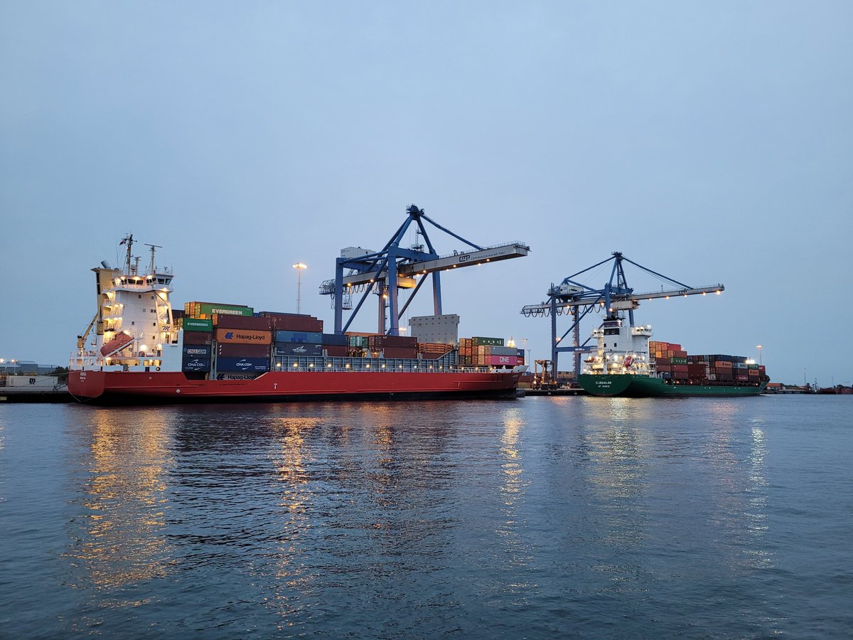 Copenhagen Malmö Port (@cmportab) on Twitter photo 🌍Havneatlasset fra <a href="/TRM_dk/">Transportministeriet</a> afgørende for at definere nationale interesser i havnene - en forudsætning for langsigtet planlægning og investeringer i bæredygtig transport, CCUS og PtX⚓️🌱🚢 <a href="/GreenPowerDK/">Green Power Denmark</a> <a href="/DanskIndustri/">DI - Dansk Industri</a> <a href="/DanskeHavne/">Danske Havne</a> <a href="/DanishShipping/">Danske Rederier</a> vigtige interessenter i processen 🌍Havneatlasset fra <a href="/TRM_dk/">Transportministeriet</a> afgørende for at definere nationale interesser i havnene - en forudsætning for langsigtet planlægning og investeringer i bæredygtig transport, CCUS og PtX⚓️🌱🚢 <a href="/GreenPowerDK/">Green Power Denmark</a> <a href="/DanskIndustri/">DI - Dansk Industri</a> <a href="/DanskeHavne/">Danske Havne</a> <a href="/DanishShipping/">Danske Rederier</a> vigtige interessenter i processen